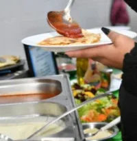 buffet mundial le frances - servindo crepe